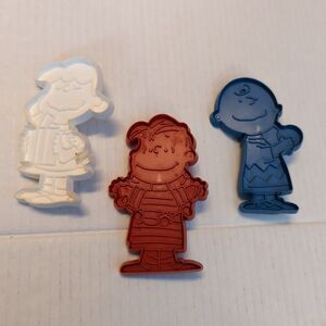 Hallmark Cookie Cutter Peanuts Charlie Brown Linus Lucy Vintage